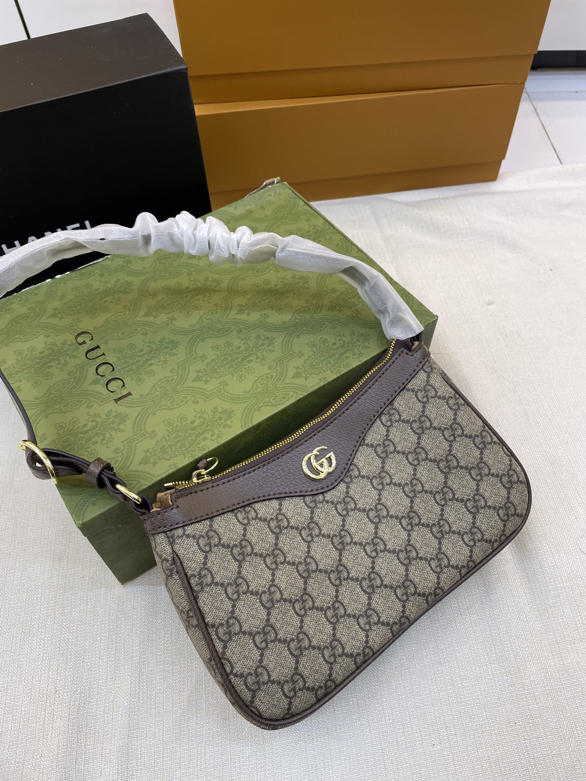 Túi Xách Gucci Ophidia GG Super Canvas Shoulder In Brow Gold Lock Size 24cm